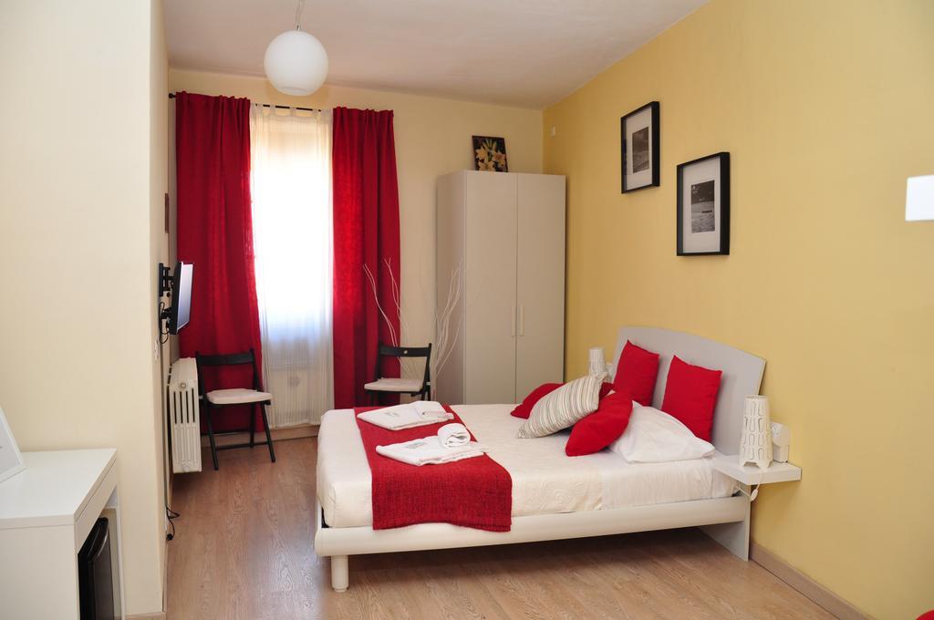 At Home Bed And Breakfast Lucca Exterior photo