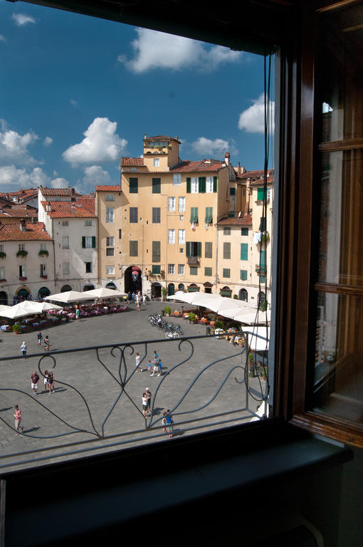 At Home Bed And Breakfast Lucca Room photo