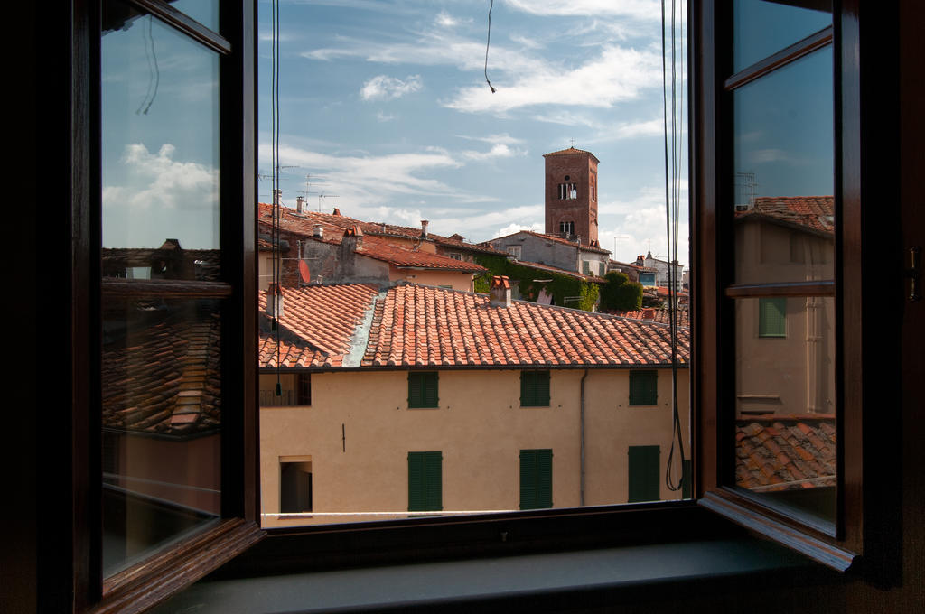 At Home Bed And Breakfast Lucca Exterior photo