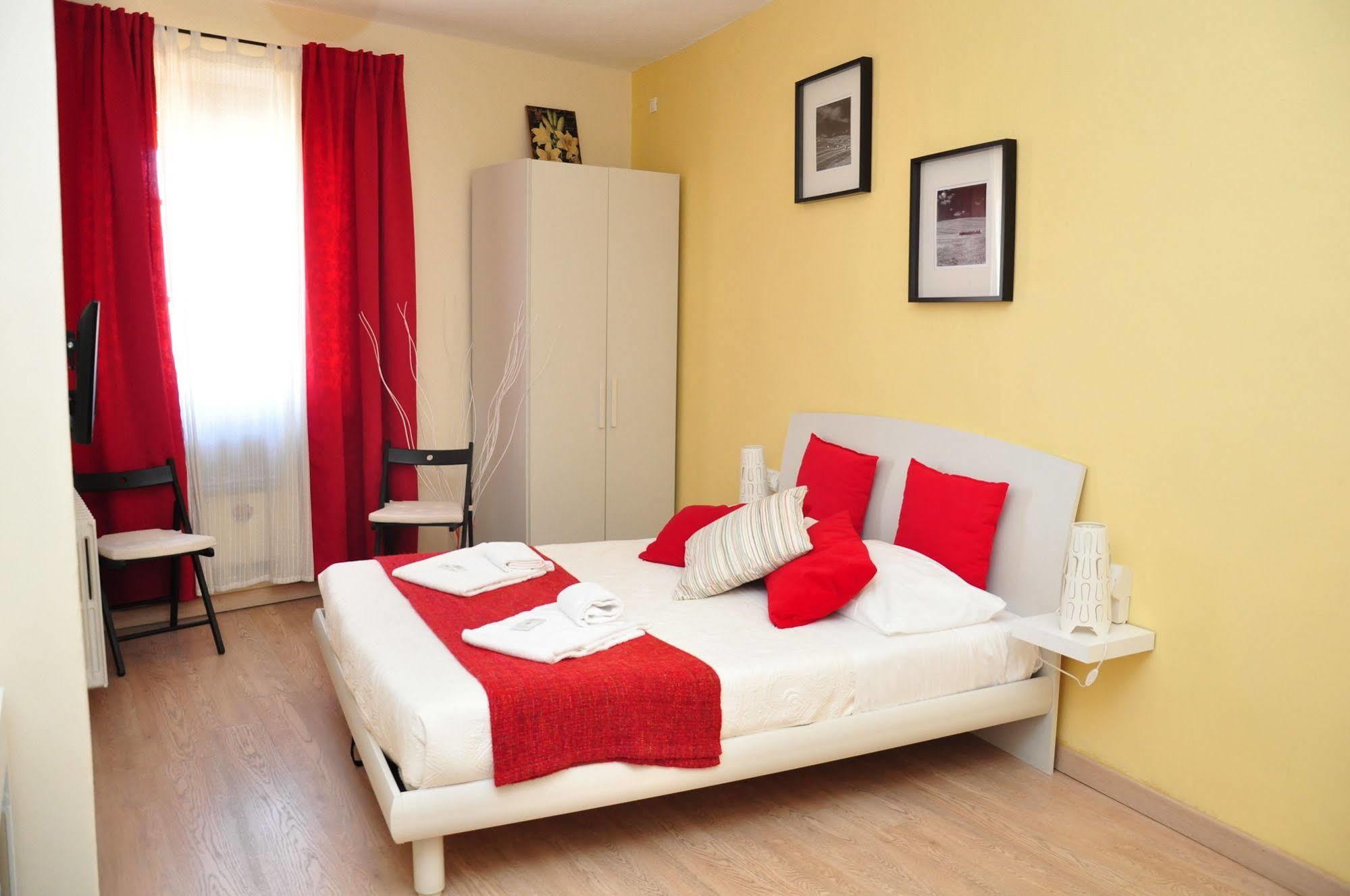At Home Bed And Breakfast Lucca Exterior photo